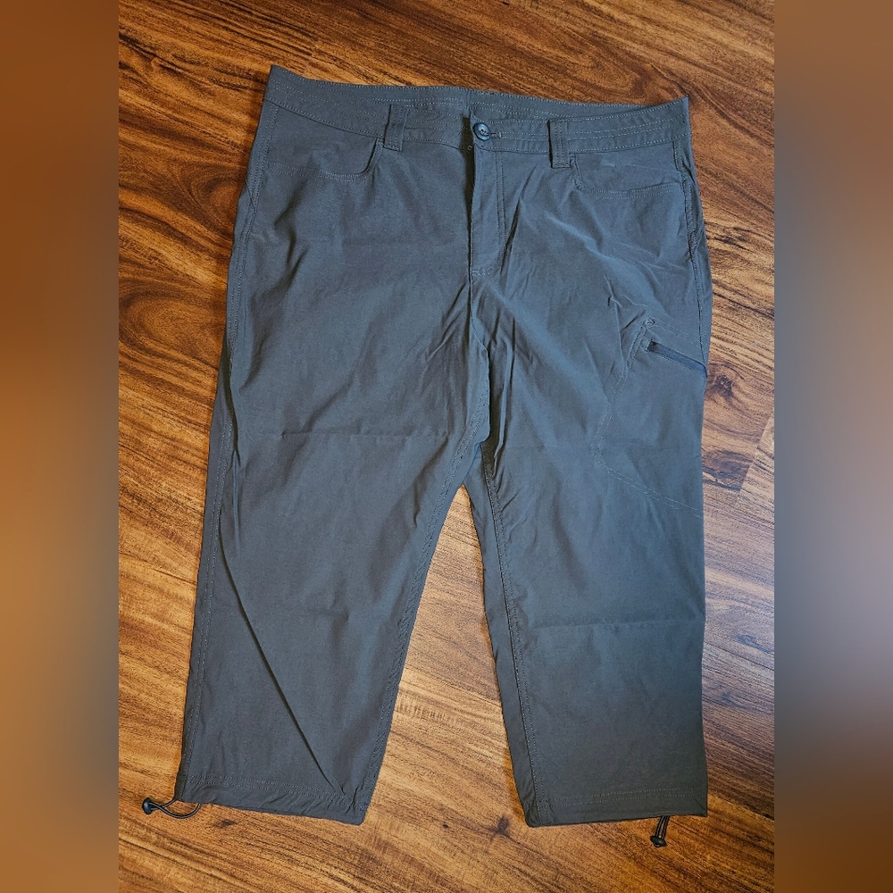 Eddie Bauer Capri